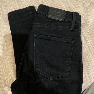 LEVI’S black super skinny jeans